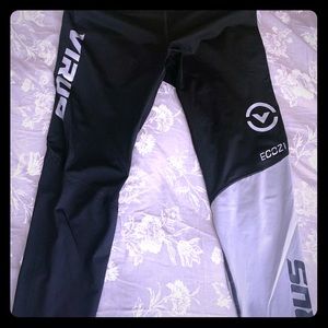 Virus intl leggings